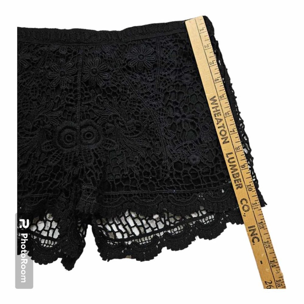 Juniors dizzylizzy Black Lace Shorts Size Large - Picture 8 of 9